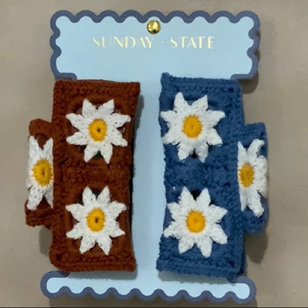 NWT Sunday State daisy Crochet Hair Claw Clips in blue & warm brown